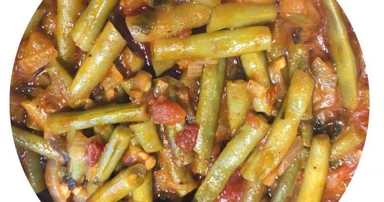 Green beans in tomato sauce