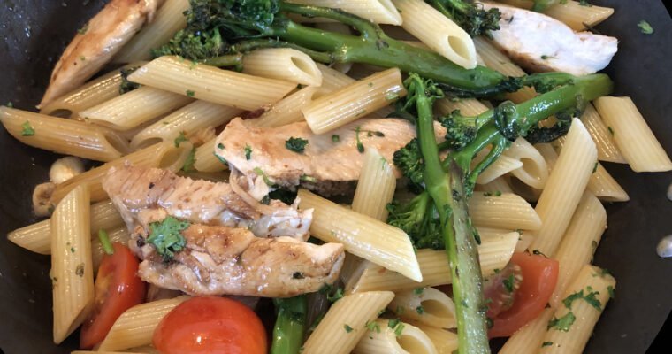 Penne with chicken and broccoli